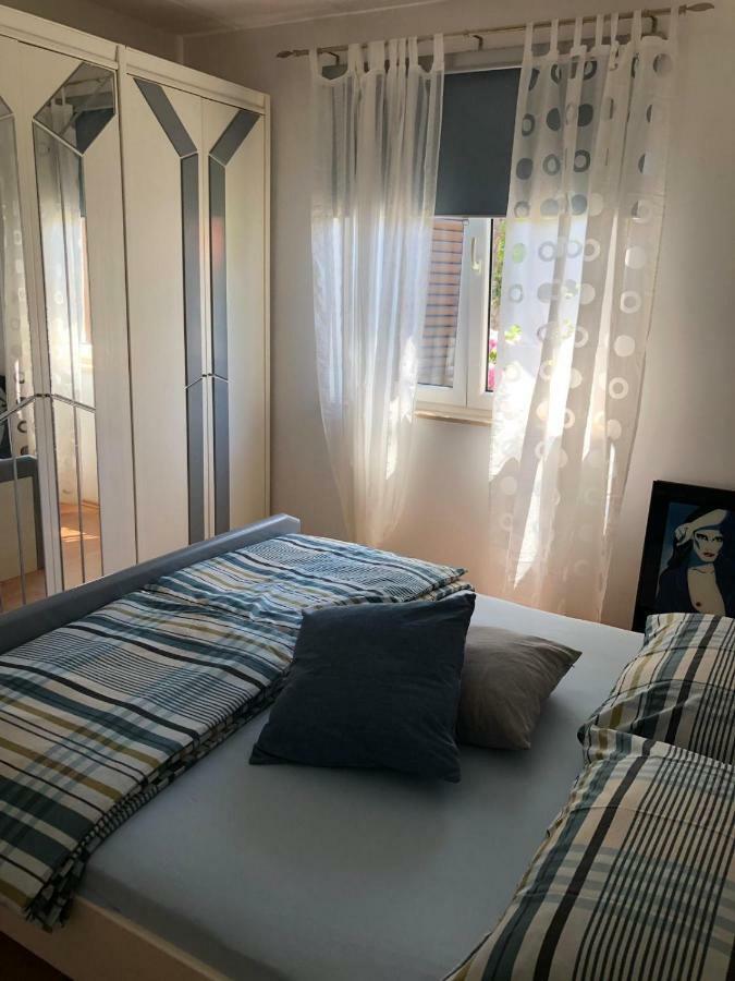 Апартаменты Apartman Gloria Мали-Лошинь Экстерьер фото